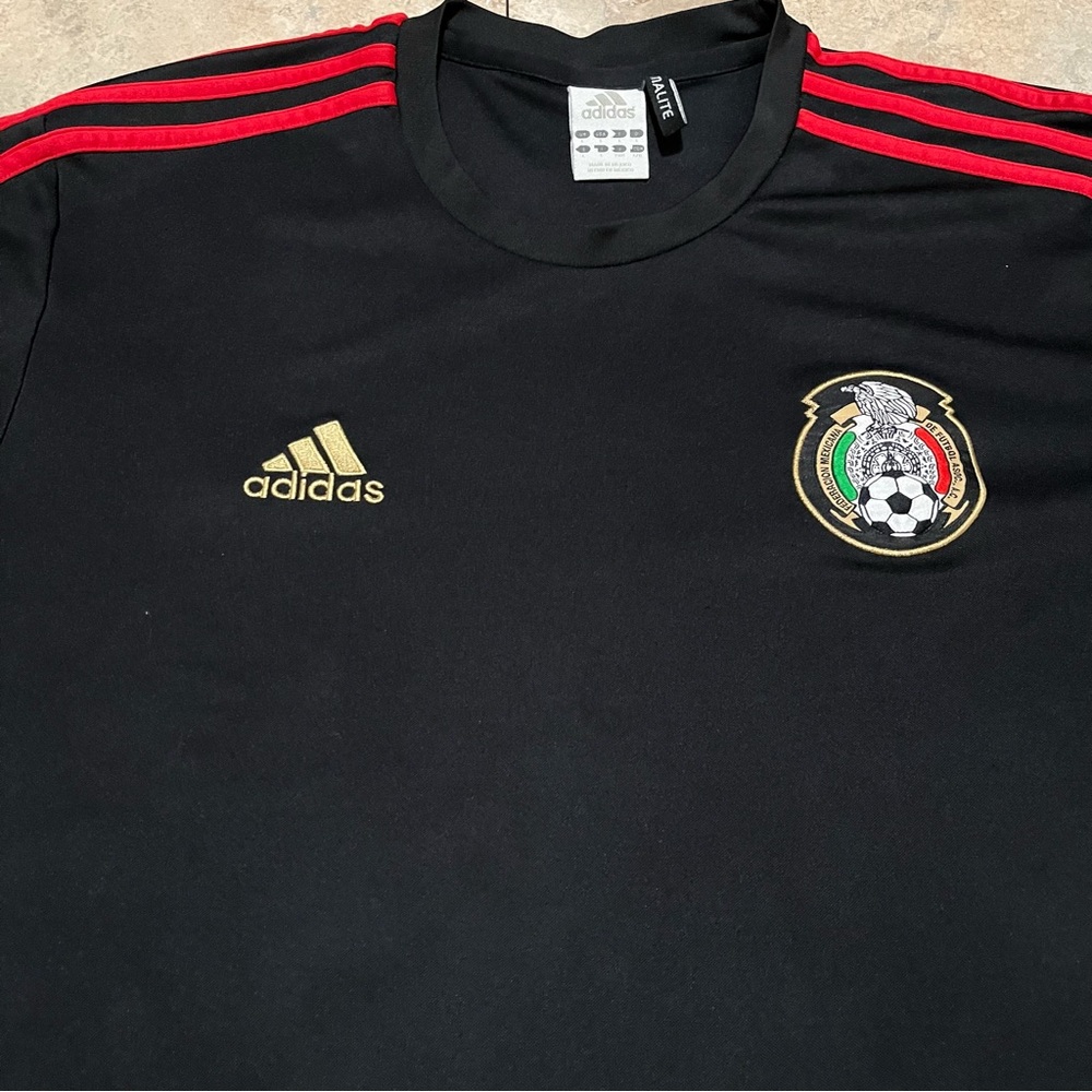 2011 Adidas México Jersey. - Picture 3 of 9